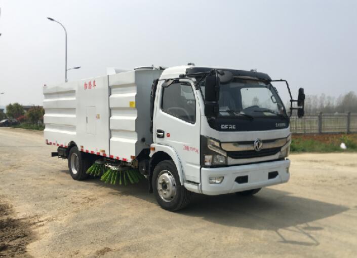 聚塵王牌HNY5120TSLE6型掃路車